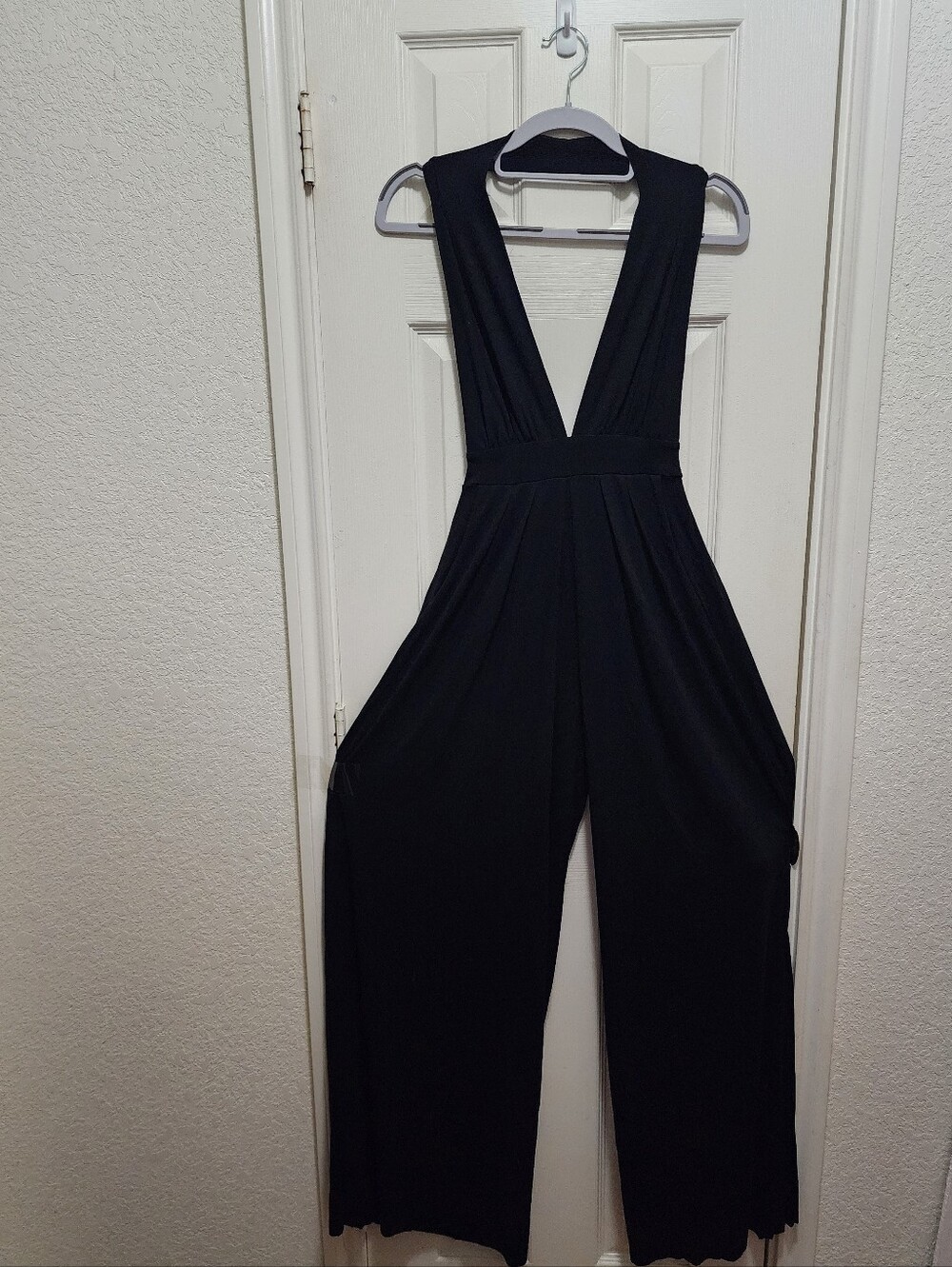 Nadia Tarr halter low back jumpsuit Small NWT